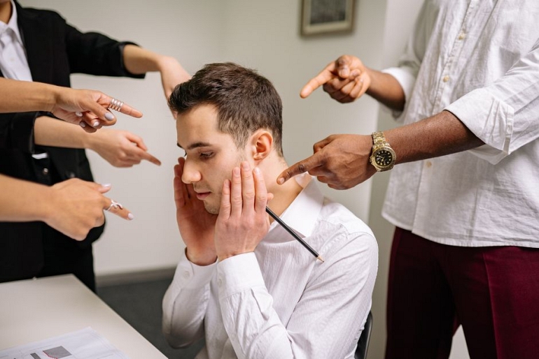 Stressklachten herkennen: verschil met overspannenheid en burnout